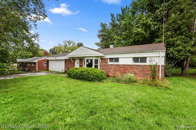 90 Lorberta Lane, Waterford, MI 48328