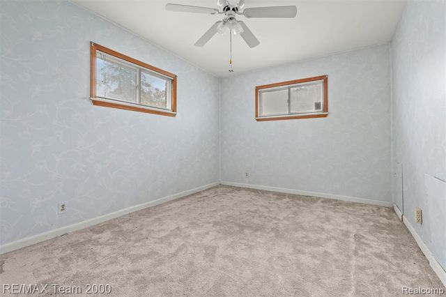 90 Lorberta Lane, Waterford, MI 48328