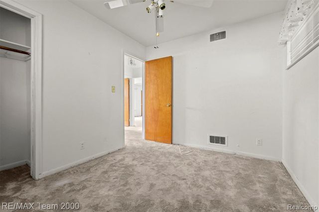 90 Lorberta Lane, Waterford, MI 48328