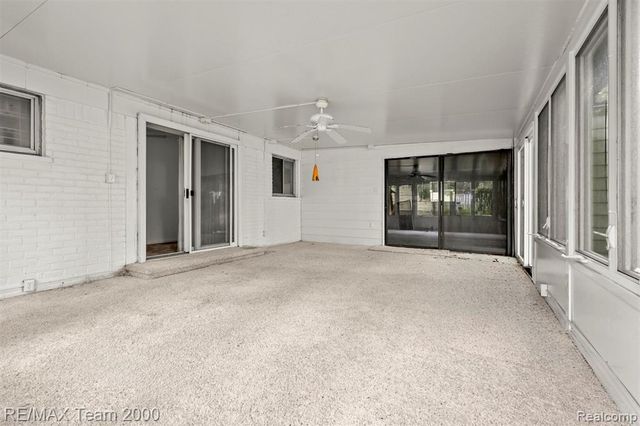 90 Lorberta Lane, Waterford, MI 48328