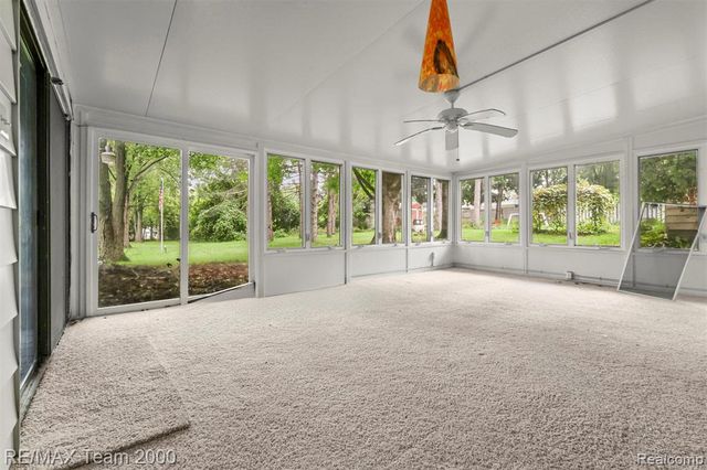 90 Lorberta Lane, Waterford, MI 48328
