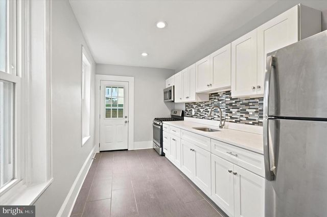 869 MOYER ST, Philadelphia, PA 19125