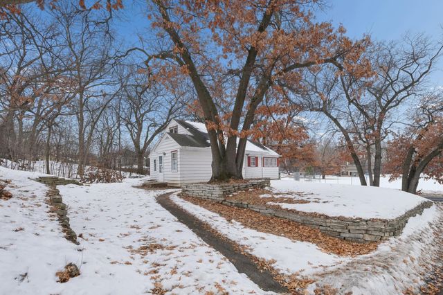 45XX Parkside Ln, Edina, MN 55436