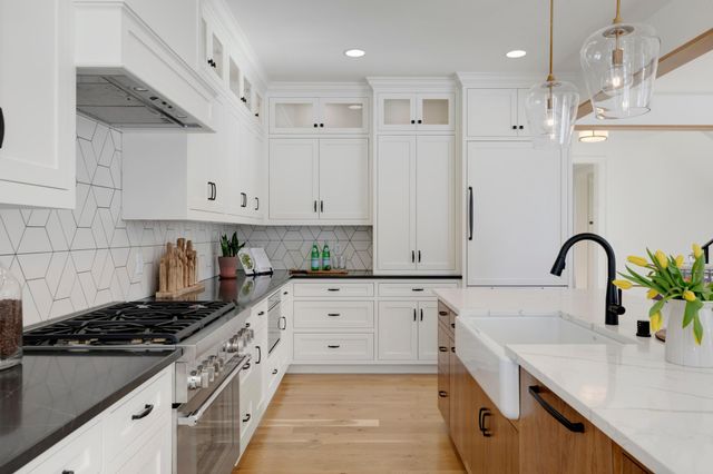 45XX Parkside Ln, Edina, MN 55436