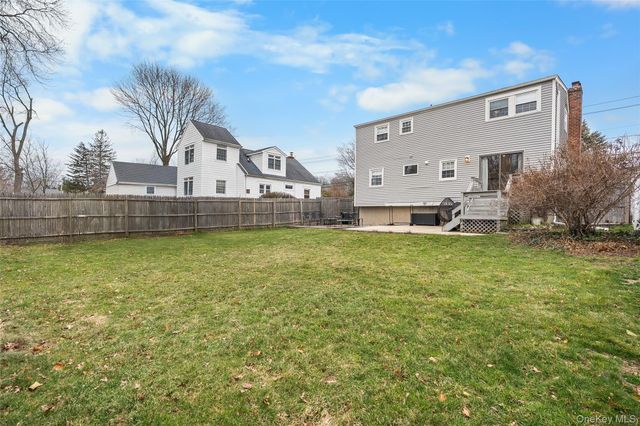 62 Smith Street, Greenlawn, NY 11740