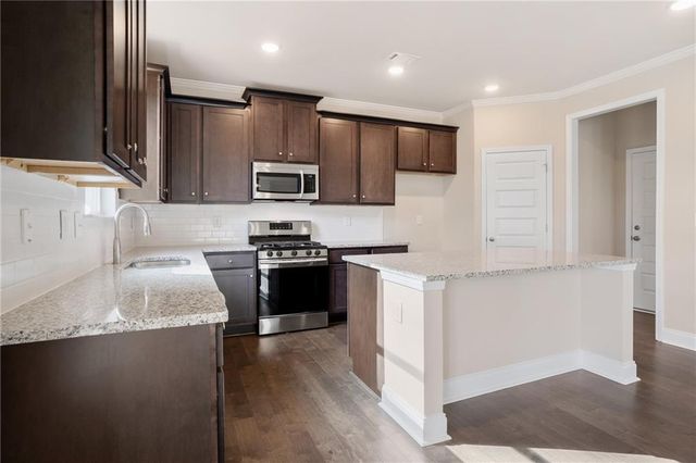 1385 Sunny Valley Lane, Braselton, GA 30517