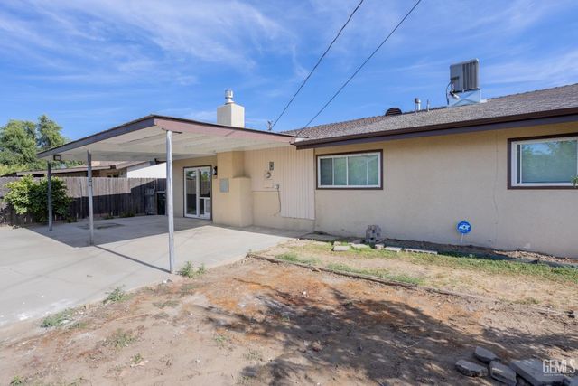 908 San Vicente Drive, Bakersfield, CA 93307