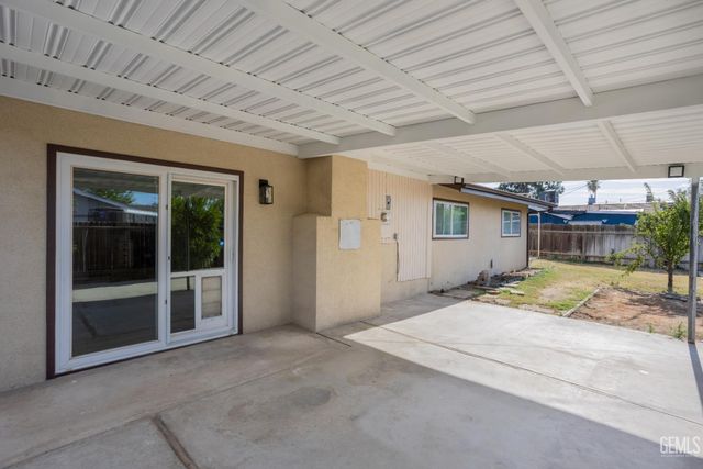 908 San Vicente Drive, Bakersfield, CA 93307