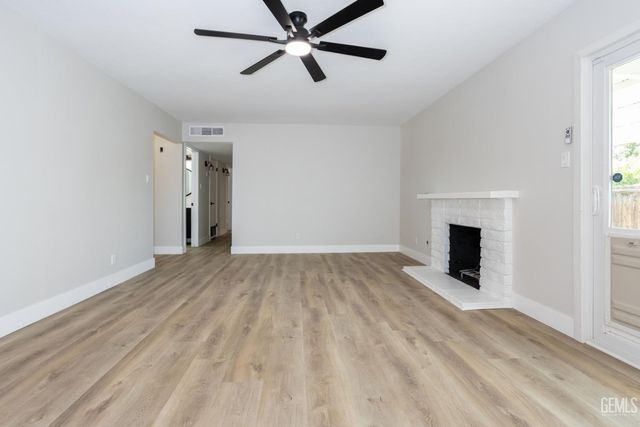 908 San Vicente Drive, Bakersfield, CA 93307