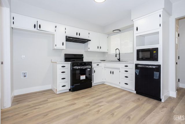 908 San Vicente Drive, Bakersfield, CA 93307