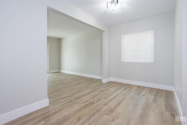 908 San Vicente Drive, Bakersfield, CA 93307