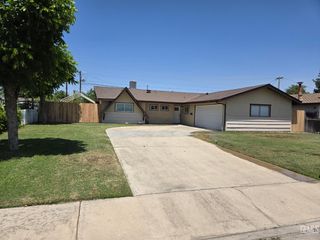 908 San Vicente Drive, Bakersfield, CA 93307