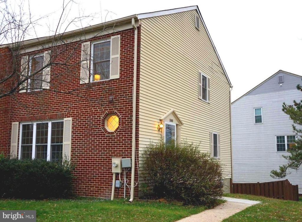 Image 1 of property listing at 15001 WHEATLAND PL, Laurel, MD 20707