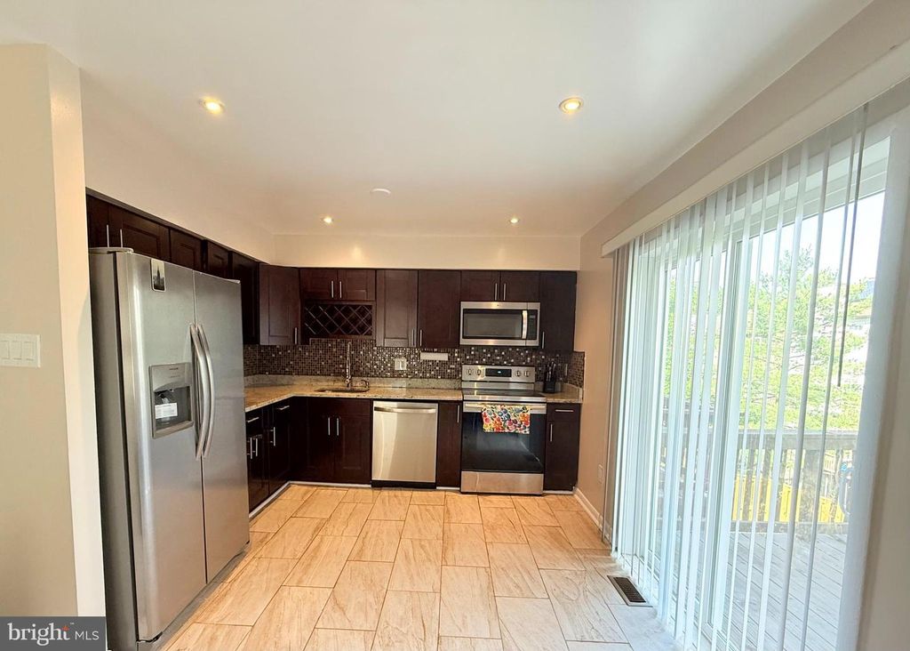 Image 13 of property listing at 15001 WHEATLAND PL, Laurel, MD 20707