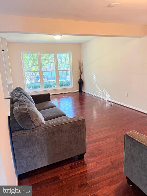Image 16 of property listing at 15001 WHEATLAND PL, Laurel, MD 20707