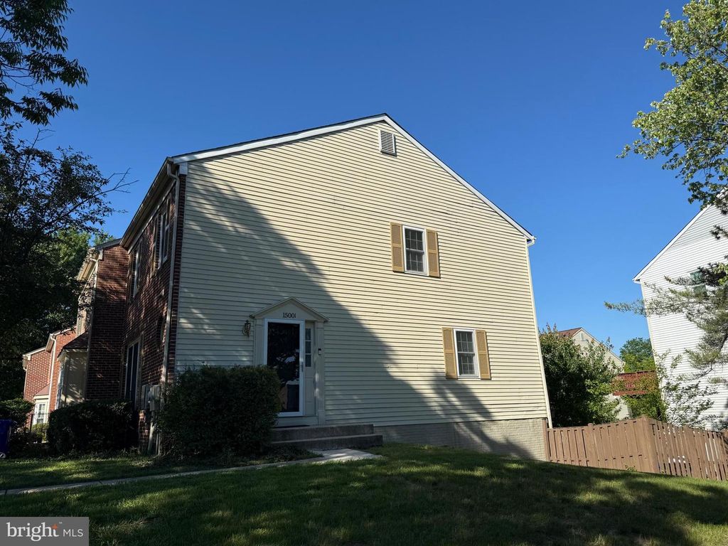 Image 6 of property listing at 15001 WHEATLAND PL, Laurel, MD 20707