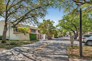 10406 SW 76th St, Miami, FL 33173