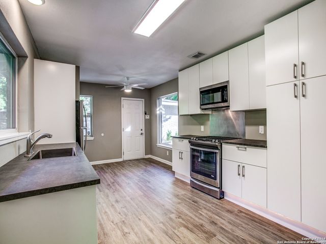 413 Garraty, San Antonio, TX 78209