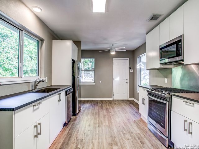 413 Garraty, San Antonio, TX 78209