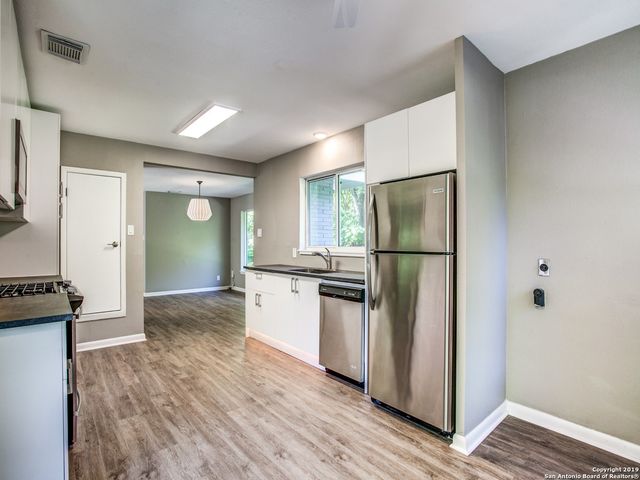 413 Garraty, San Antonio, TX 78209