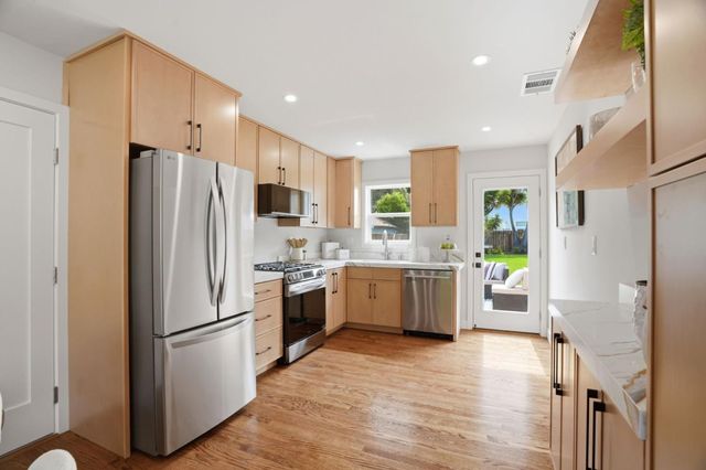218 N Murphy Avenue, Sunnyvale, CA 94086