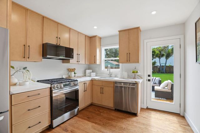 218 N Murphy Avenue, Sunnyvale, CA 94086