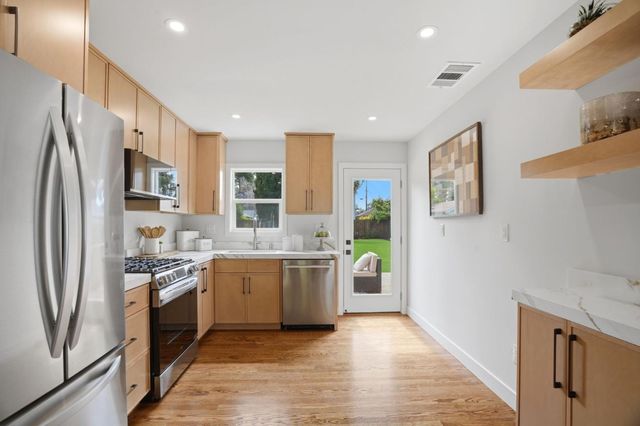 218 N Murphy Avenue, Sunnyvale, CA 94086