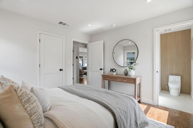 218 N Murphy Avenue, Sunnyvale, CA 94086