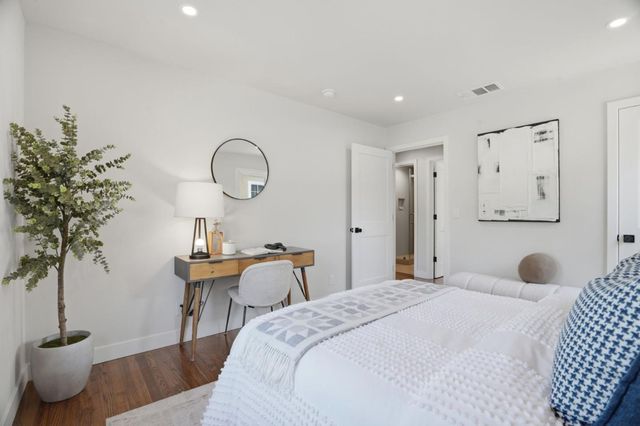 218 N Murphy Avenue, Sunnyvale, CA 94086