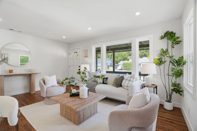 218 N Murphy Avenue, Sunnyvale, CA 94086