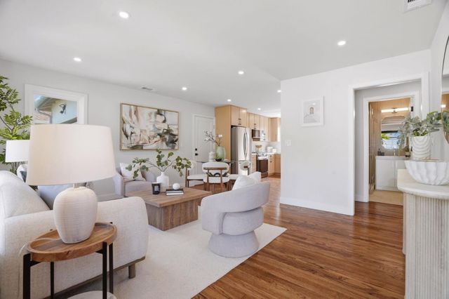 218 N Murphy Avenue, Sunnyvale, CA 94086
