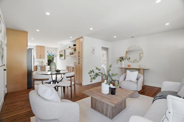218 N Murphy Avenue, Sunnyvale, CA 94086