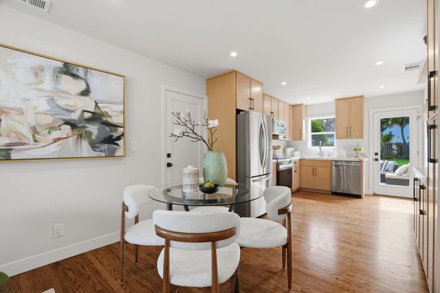 218 N Murphy Avenue, Sunnyvale, CA 94086