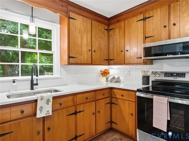 3075 Judes Ferry Rd, Powhatan, VA 23139
