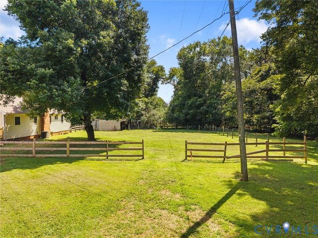 3075 Judes Ferry Rd, Powhatan, VA 23139