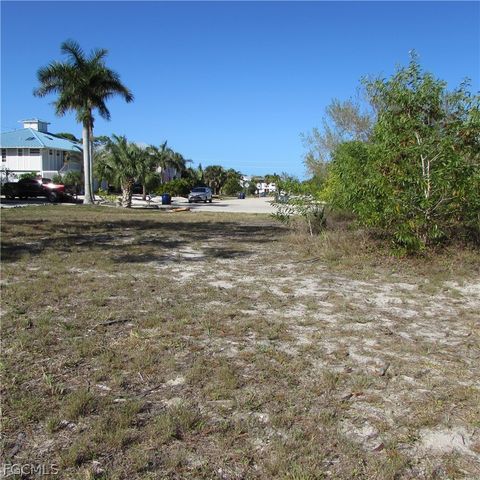 7758 Breakwater CT, Bokeelia, FL 33922