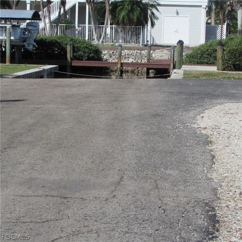 7758 Breakwater CT, Bokeelia, FL 33922