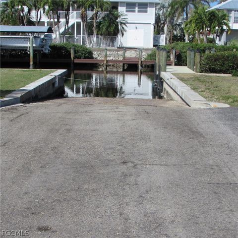 7758 Breakwater CT, Bokeelia, FL 33922