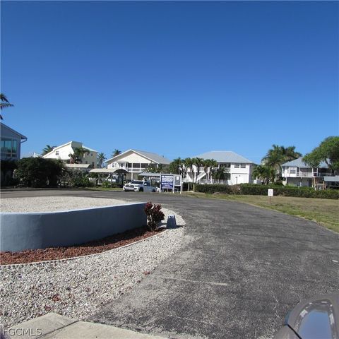 7758 Breakwater CT, Bokeelia, FL 33922