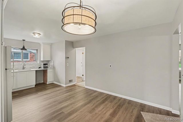 5698 Bingham Drive, Troy, MI 48085