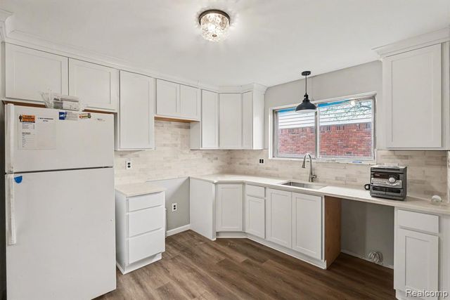 5698 Bingham Drive, Troy, MI 48085