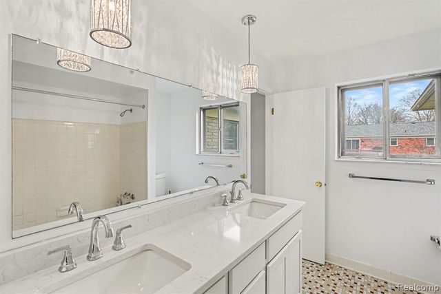 5698 Bingham Drive, Troy, MI 48085