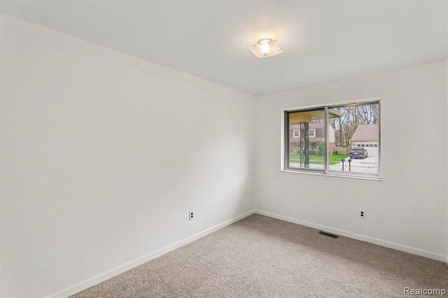 5698 Bingham Drive, Troy, MI 48085