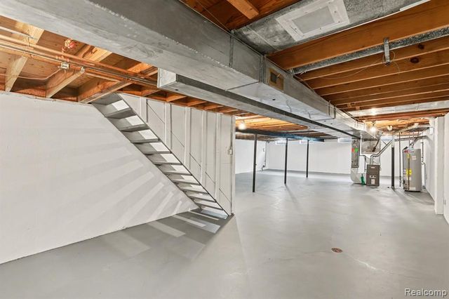 5698 Bingham Drive, Troy, MI 48085