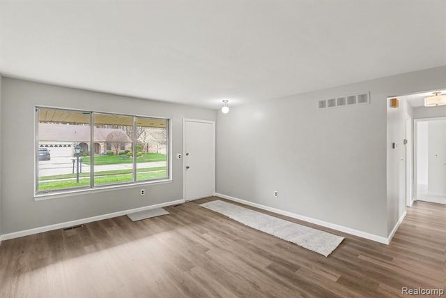 5698 Bingham Drive, Troy, MI 48085