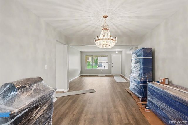 5698 Bingham Drive, Troy, MI 48085