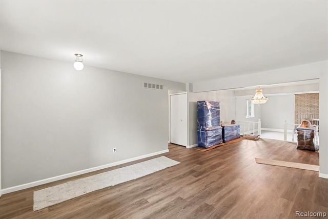 5698 Bingham Drive, Troy, MI 48085