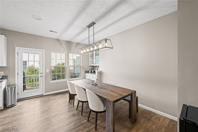 12122 Detroit Avenue, Lakewood, OH 44107