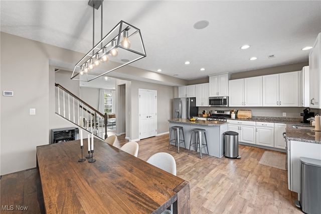 12122 Detroit Avenue, Lakewood, OH 44107