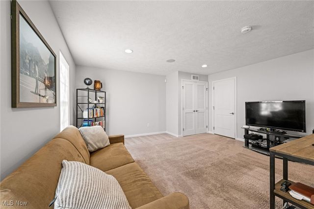 12122 Detroit Avenue, Lakewood, OH 44107